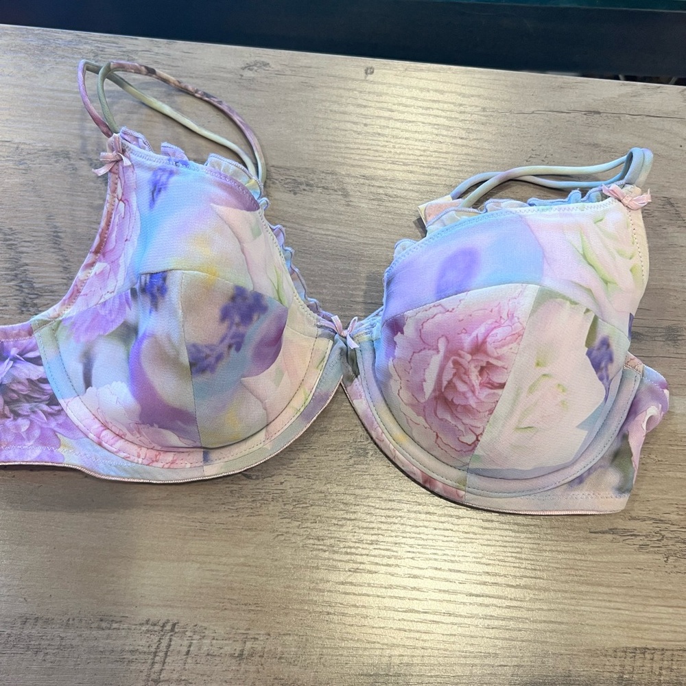 Lejaby Pastel Floral Underwire Bra — Lavender and Light Pink